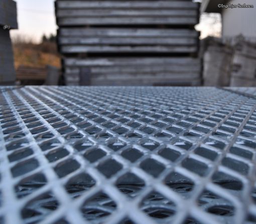 Strekkmetall p&aring; ramme